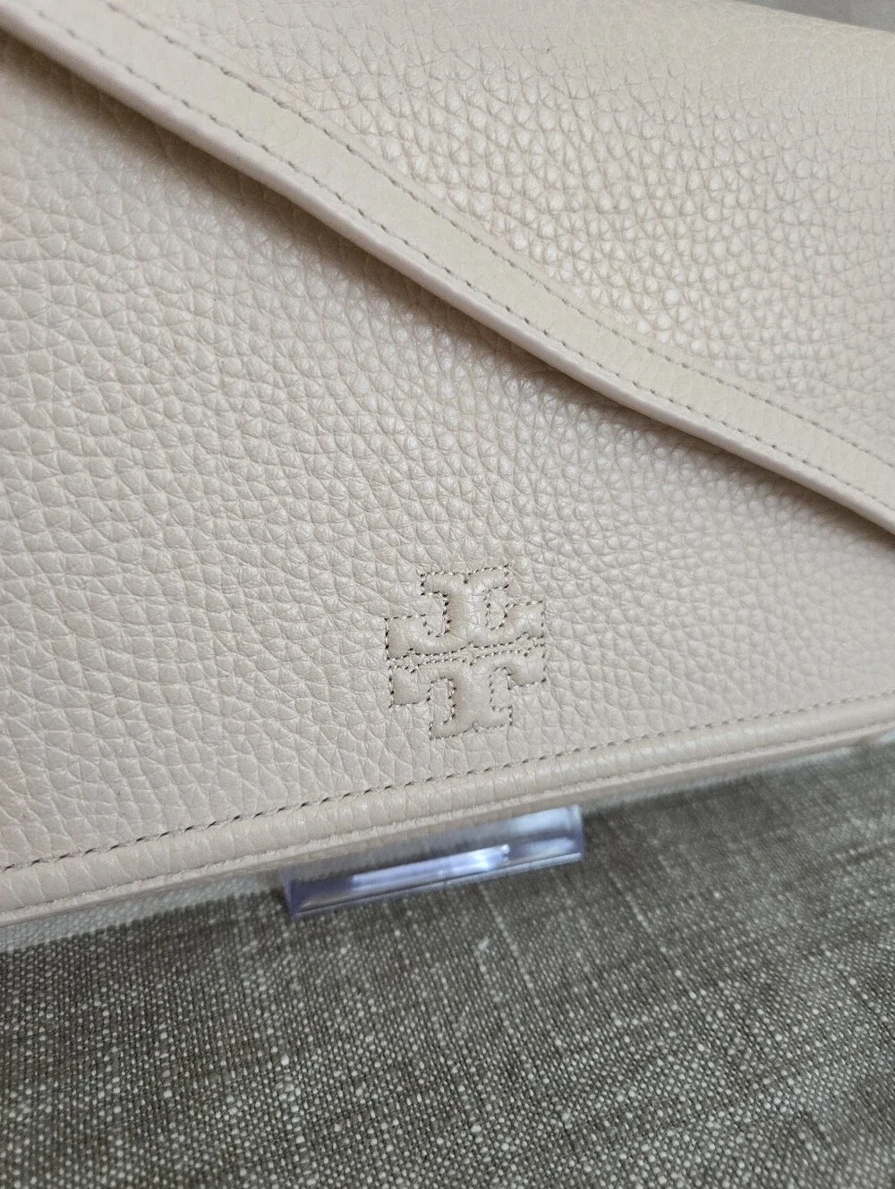 Tory Burch Thea Flat Wallet Crossbody Bag in a Soft Pink Pebbled Leather